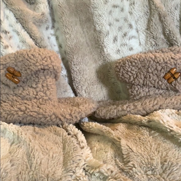 House shoes - Picture 1 of 4